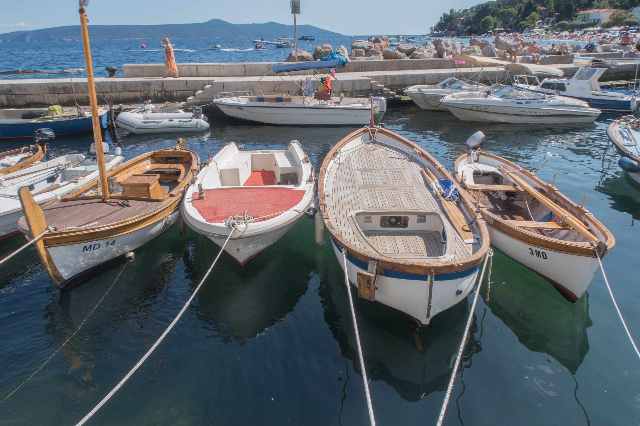 Boote im Hafen von Mošćenička Draga